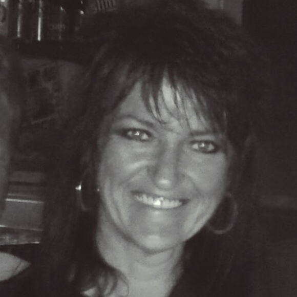 Meet your Posher, Bobbi - Picture 1 of 1